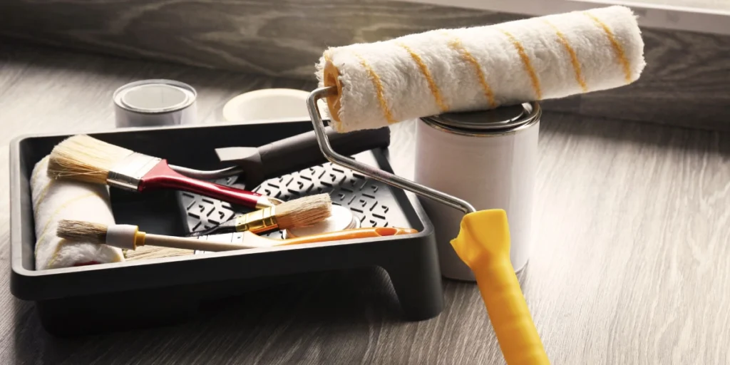 วิธีใช้ลูกกลิ้งทาสีที่ถูกต้องแบบช่างมืออาชีพ